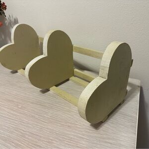 Vintage Wooden Heart-Shaped Shabby Chic Book Holder Organizer